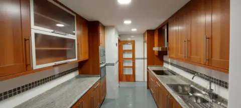 Piso en Avenida de los Reyes Católicos