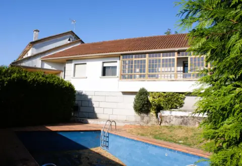 Casa en calle O Corvo