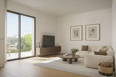 CUNIT LIVING