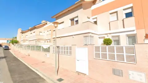 Casa adosada en calle del Asteroide