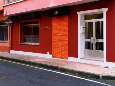 Local comercial en calle de Castelao