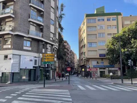 Flat in calle Rector José Loustau, 1
