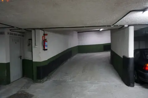 Garage in calle de Casilda Iturrizar
