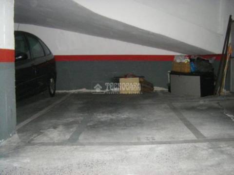 Garage in Casco Antiguo