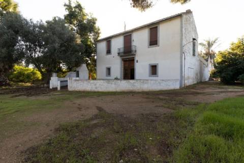 Rural Property in calle Horta, nº 8