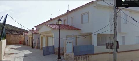 Casa adosada en calle Infantes Sancho, nº 16