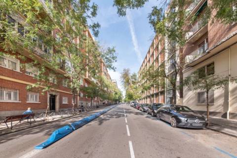 Flat in calle de Guzmán El Bueno