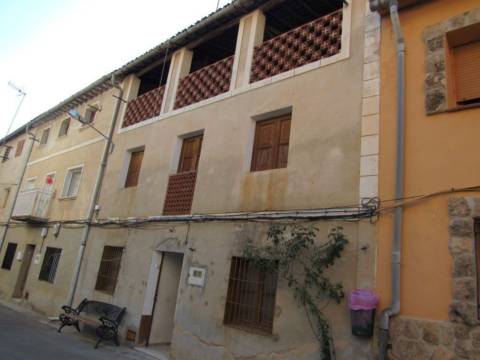 Rustic house in Madrigal de La Vera