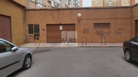 Garaje en calle Ramón y Cajal
