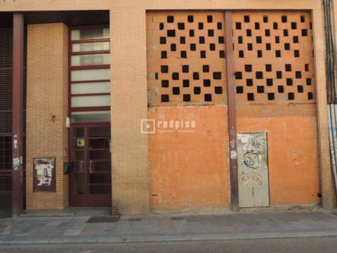 Commercial space in Madrid, Zona de - Tetuán, Distrito - Valdeacederas
