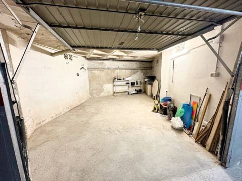 Garage in Carrer Pintor Sorolla, 14