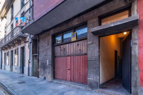 Garage in calle de Ramón García Valle, 24