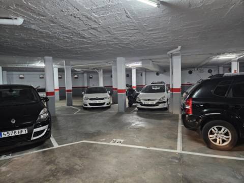 Parking caravanas Plazas de garaje en alquiler en Girona Provincia