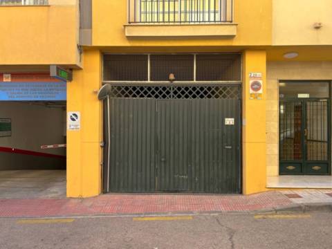 Garage in calle de Juan Breva