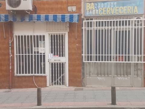 Local comercial en calle del Olivar, 44