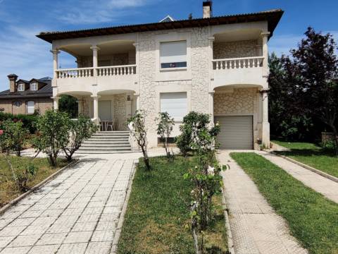 Single-family house in Castrillo del Val