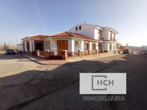 Single-family house in calle de las Erillas, 42