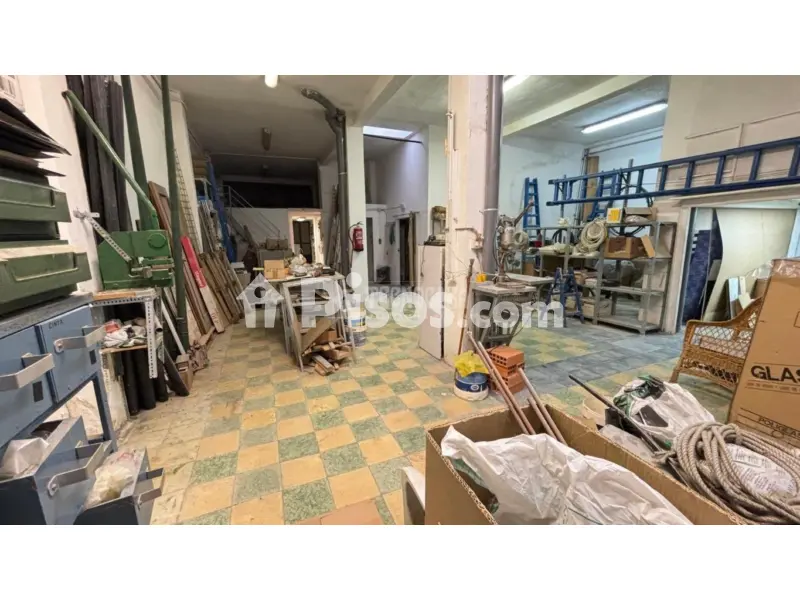 Local comercial en Delicias — foto 1