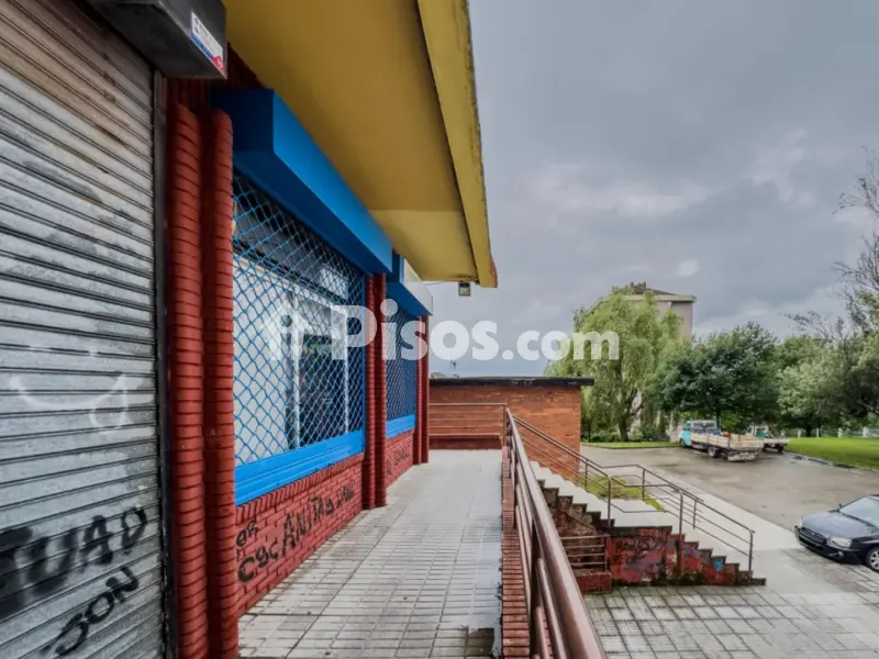 Local comercial en Avenida del Cardenal Herrera Oria