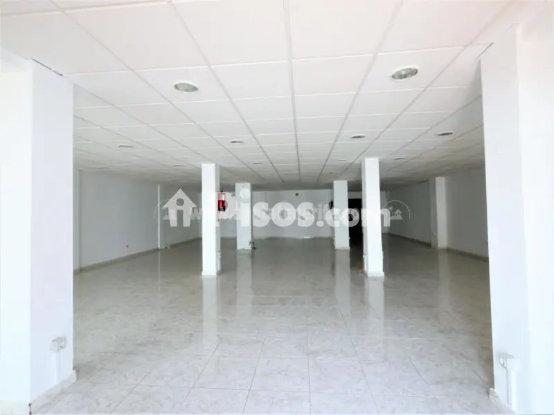 Local comercial en calle El Veril