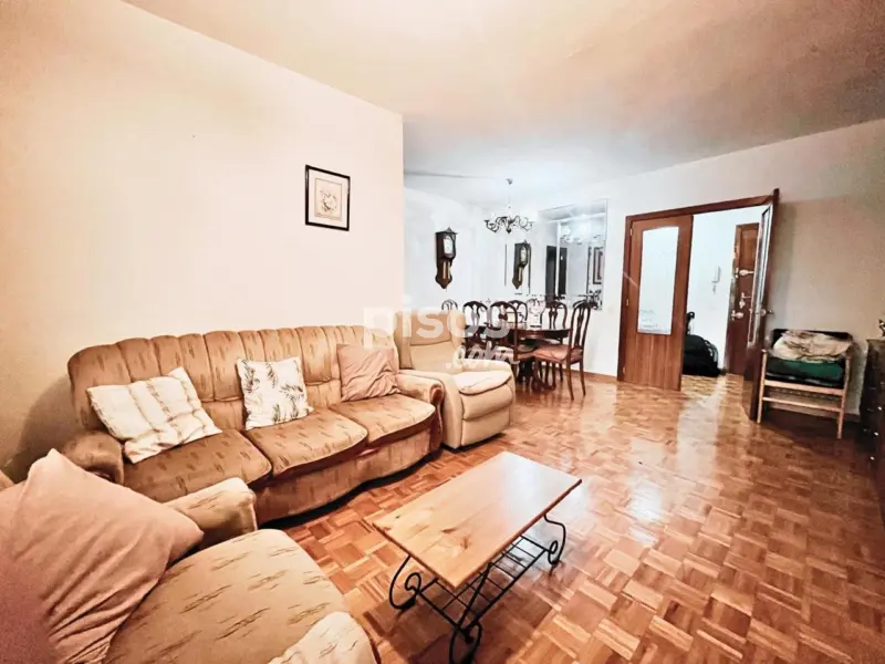 Piso en calle de Puentelarra