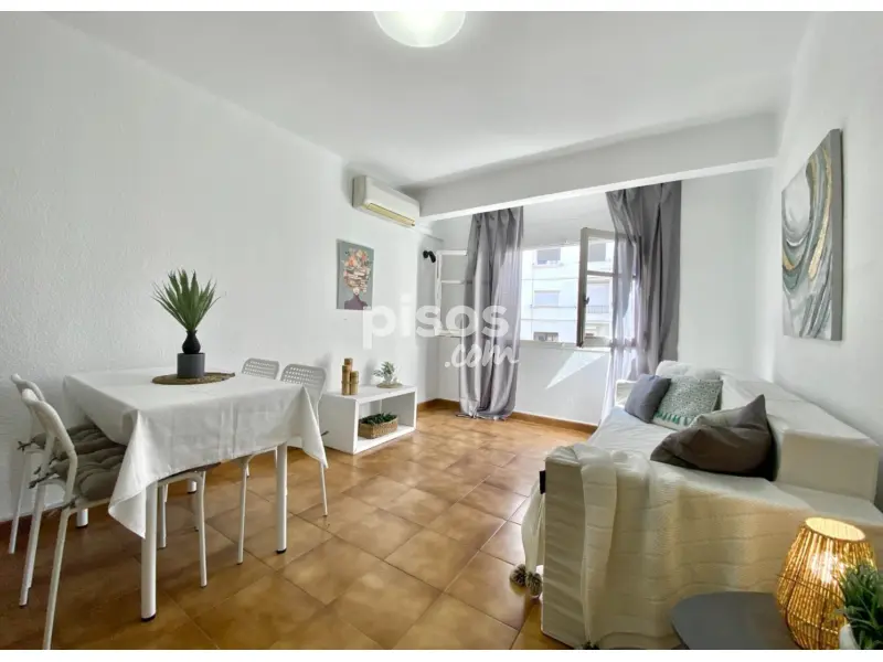 Piso en calle del Peñagolosa, 6