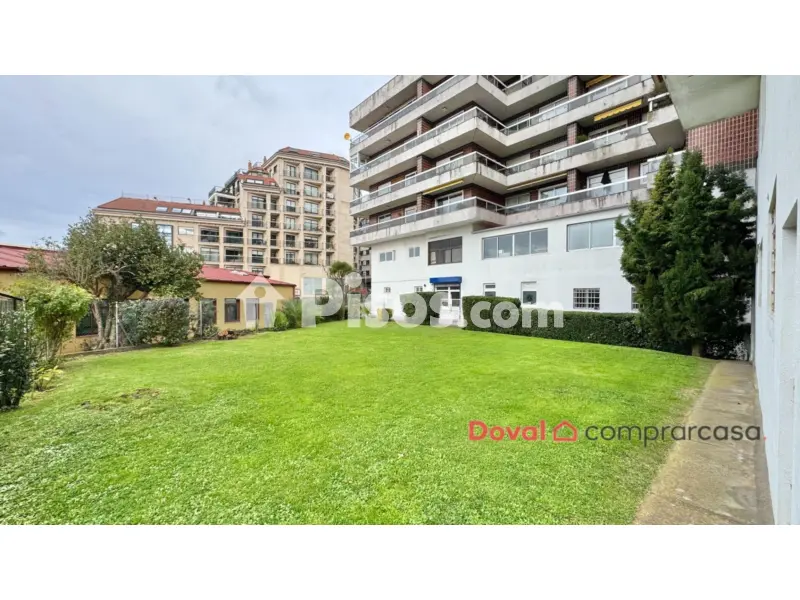 Local comercial en calle de La Hispanidad, nº 88