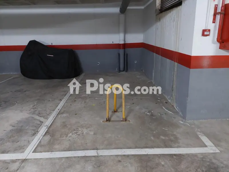 Garaje en calle del Fotógrafo Goyo