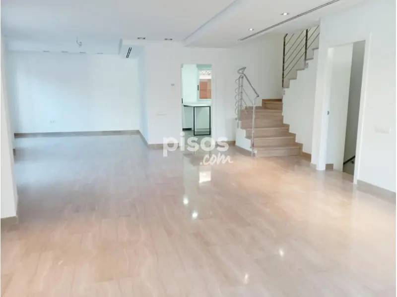 Chalet adosado en Passeig de la Primavera