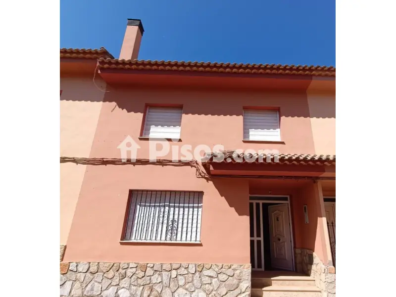 casa-en-venta-en-traves-a-francisco-pizarro-en-talayuelas-por-150-000