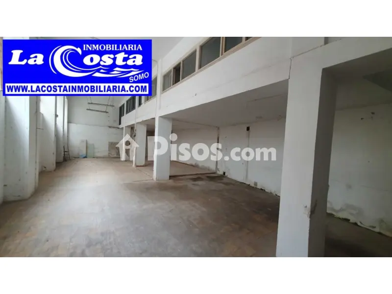 Local comercial en calle del Tres de Noviembre, 31