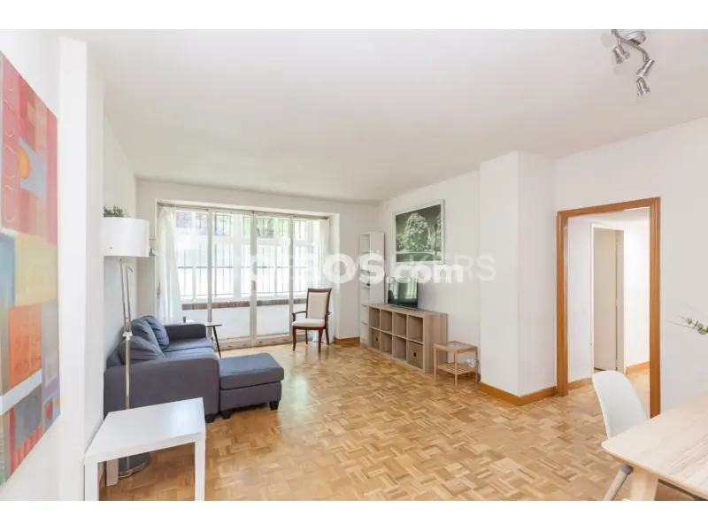 Piso en venta en Alameda de Osuna en Alameda de Osuna por 390,000