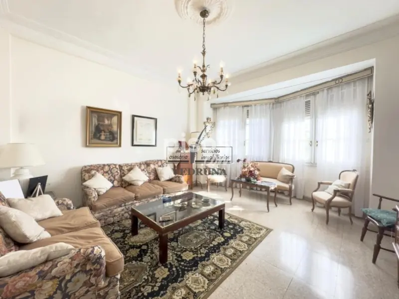 Piso en Plaza de los Sitios