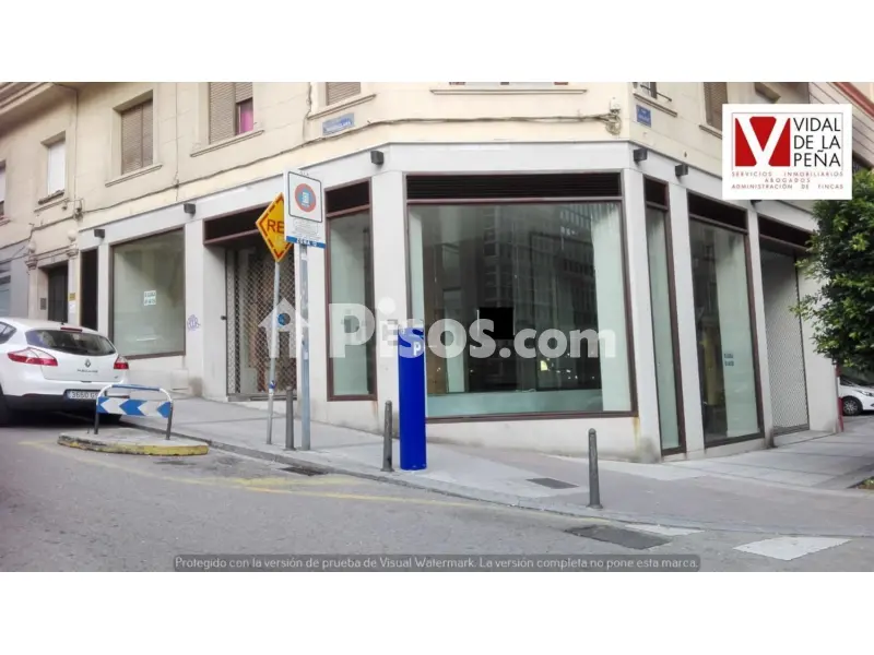 Local comercial en calle de Santa Clara