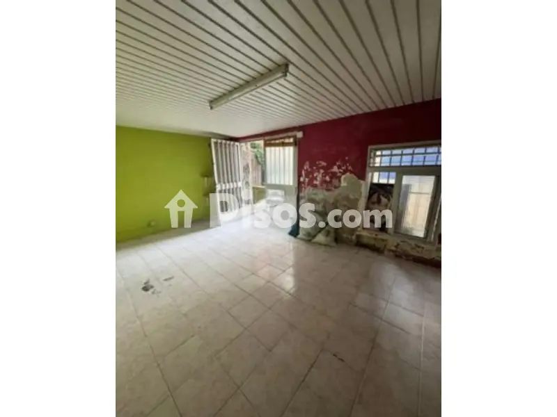 Local comercial en calle de Santo Toribio