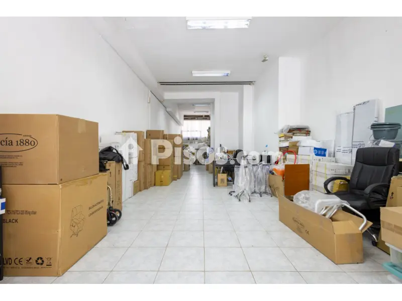 Local comercial en calle de Lorenzo García del Castillo, 17