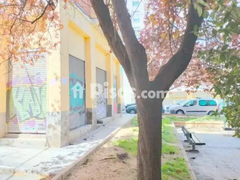 Local comercial en calle de Lasierra Purroy — foto 1