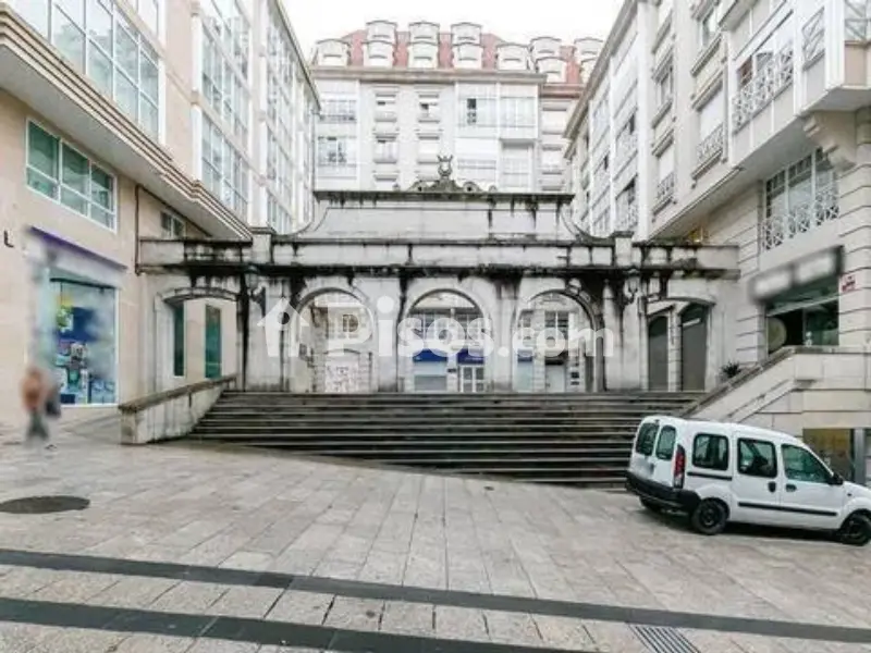 Local comercial en calle de Eduardo Iglesias