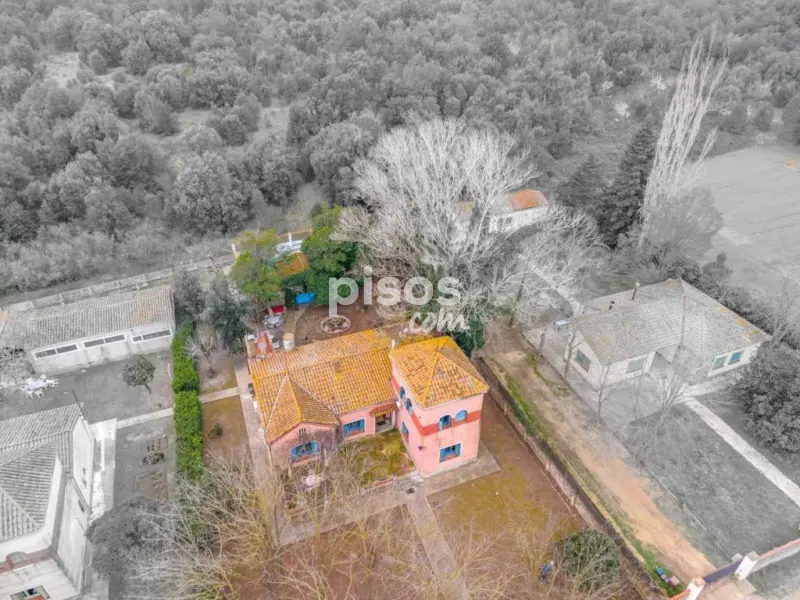 Casa adosada en venta en Bescanó