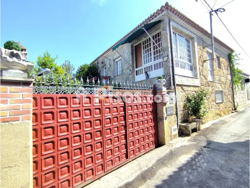 Casa en Cenlle