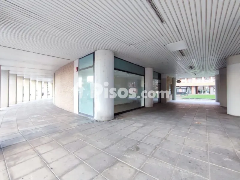 Local comercial en Ermitagaña-Mendebaldea-Etxabakoitz