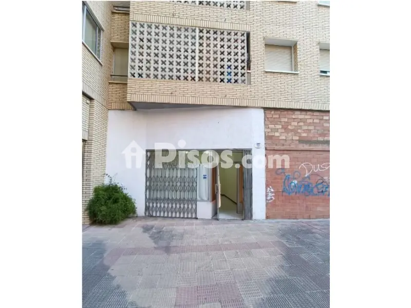 Local comercial en Delicias — foto 1