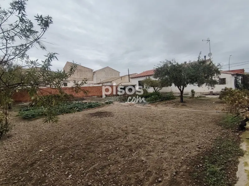 Chalet en Nuez de Ebro