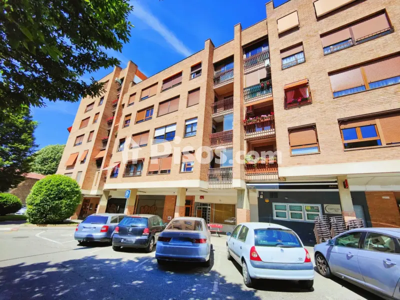 Local comercial en Burlada - Burlata