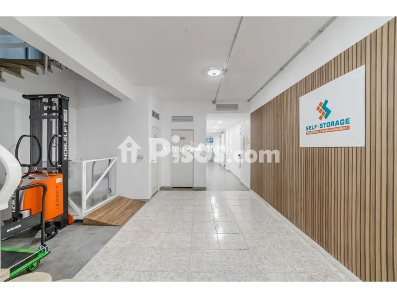 Local comercial en Avenida Familia Betancourt y Molina