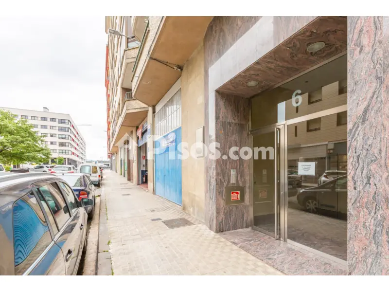 Piso en calle de Zolina, 6