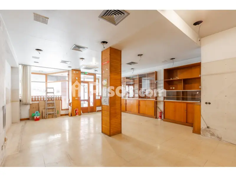 Local comercial en calle de Navarro Villoslada, 4