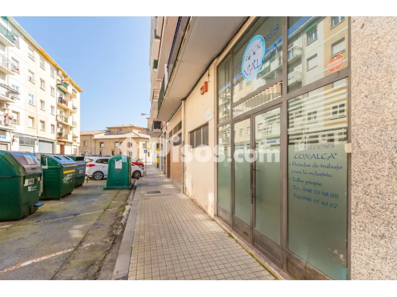 Local comercial en calle de la Virgen del Río, 12