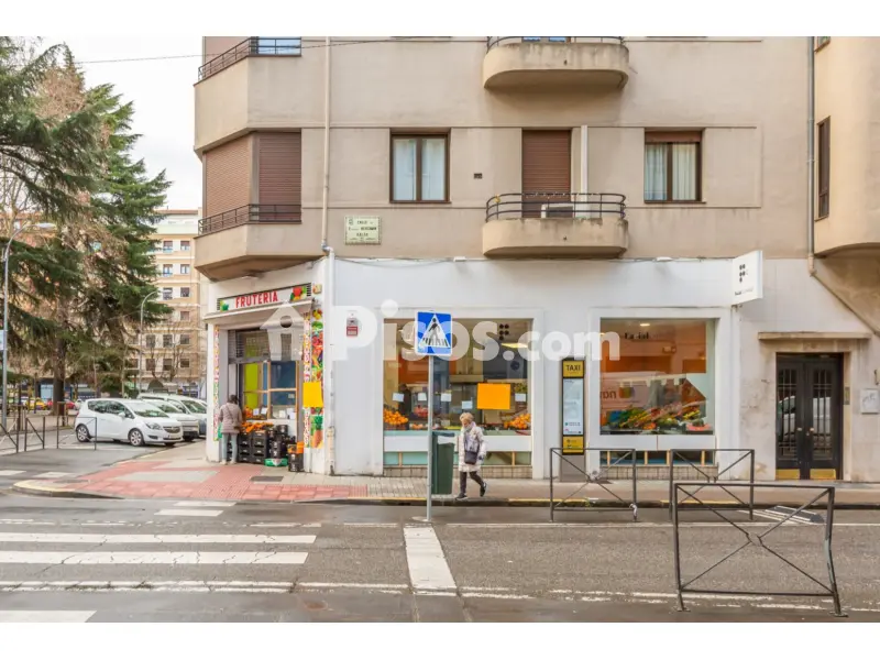 Local comercial en calle de Francisco Bergamín, 6