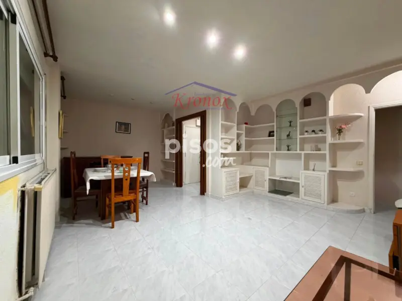 Piso en calle de la Encomienda de Palacios